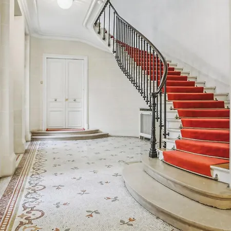 Exceptional Walk To Attractions Apartment *